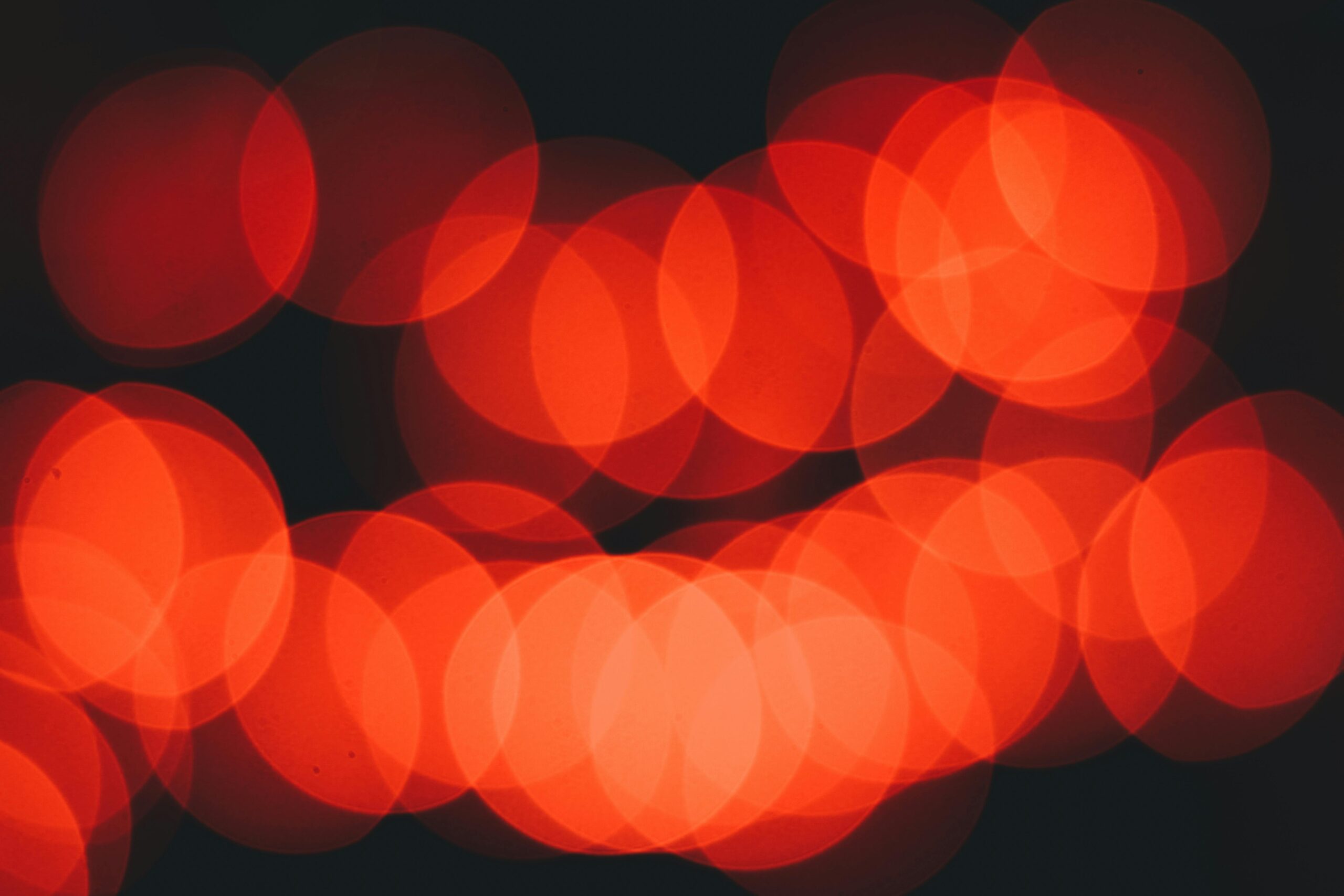 des lumières rouge qui s'entrechoc
